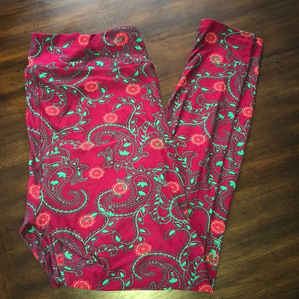 LuLaRoe Tall & Curvy Leggings